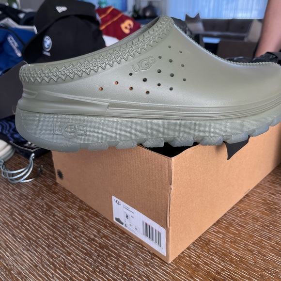 Sandals - Picture 2 of 2